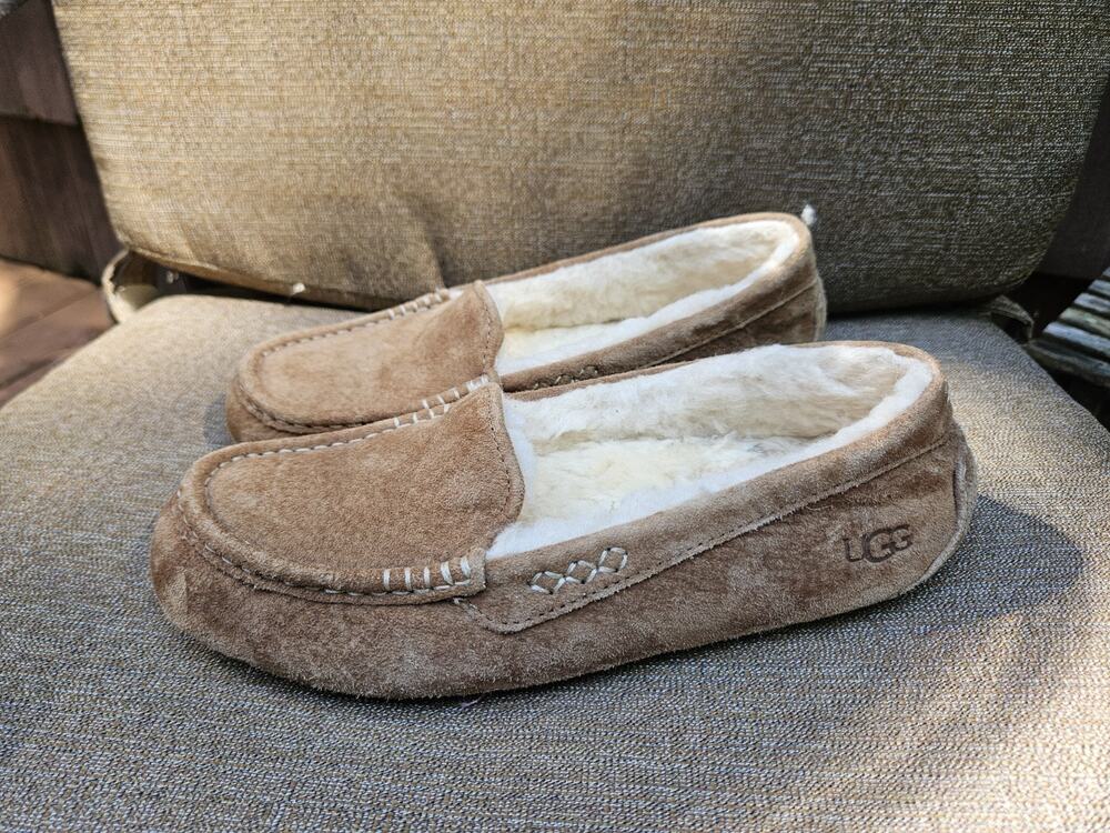 UGG Ansley Brown Suede Sheepskin Lined Moccasin Slippers Womens US 8